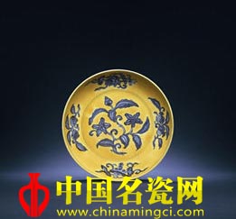 明正德黃地青花梔子花盤