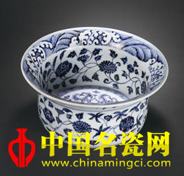 明永樂青花纏枝牡丹海水紋折沿洗