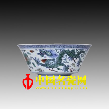 中國名瓷網(wǎng) 清康熙 仿正德斗彩龍圖折腹圖