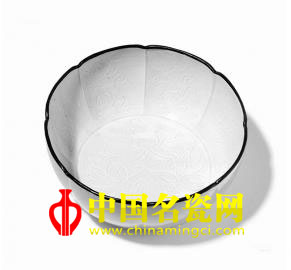 中國名瓷網(wǎng) 北宋 定窯劃花八棱大盌