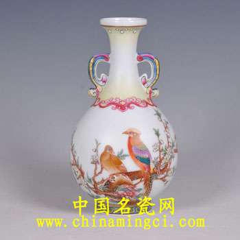 粉彩瓷器的形成與鑒別方法