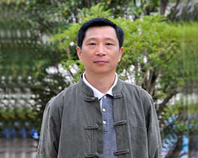 楊霆“沒(méi)骨彩”陶瓷藝術(shù)