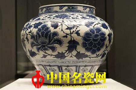 青花瓷器最早開始在是什么時(shí)期