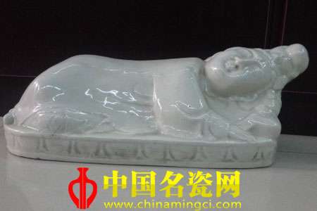 臥女枕