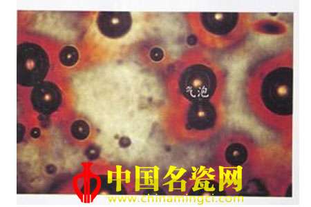 瓷器釉泡產(chǎn)生的原因