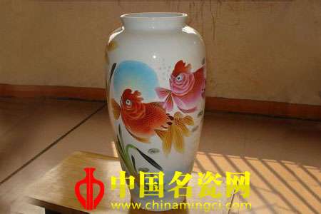 民國時期景德鎮(zhèn)釉上彩陶瓷刷花藝術(shù)