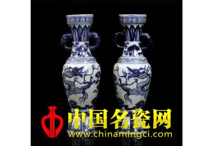 宣德款青花三爪云龍紋象耳盤口尊