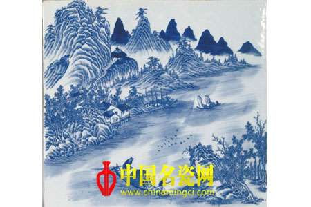 淺談中國畫筆墨構(gòu)圖對(duì)青花裝飾的影響