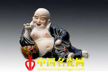 淺談陶瓷文化發(fā)展下的陶瓷藝術(shù)創(chuàng)作創(chuàng)新
