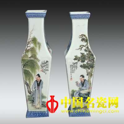 粉彩四方人物對(duì)瓶