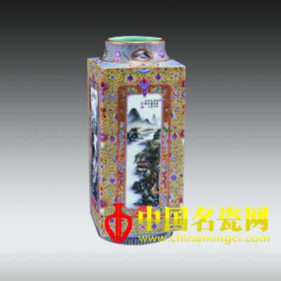 民國(guó) 仿乾隆粉彩開(kāi)光“山水圖”琮式瓶