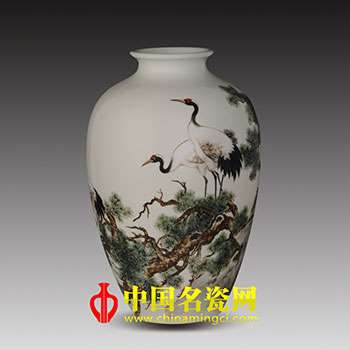 《徐國(guó)明粉彩瓷藝》出版 講述粉彩道路上的創(chuàng)新路