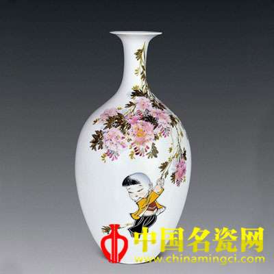 2009年 王安維 粉彩“萬紫千紅總是春”瓷瓶