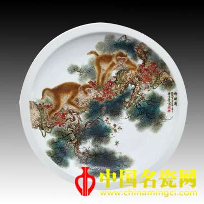 畢德芳 蜂猴圖 粉彩瓷盤 