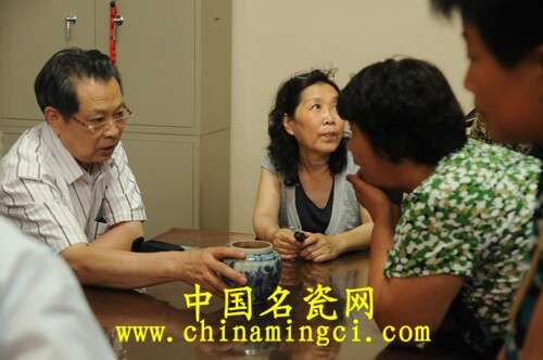 國內(nèi)官窯瓷拍賣多為贗品  藏友需謹(jǐn)慎對之