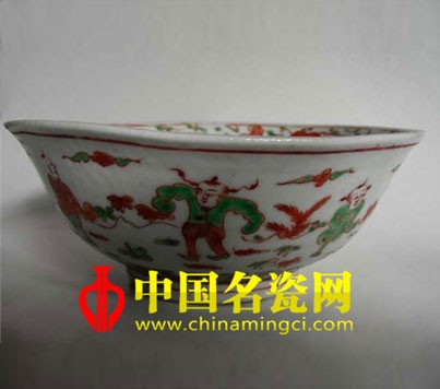 明末紅綠彩嬰戲紋碗特色
