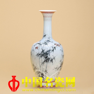 鄒達懷 粉彩天竹梅麻雀瓷瓶