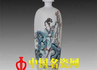 余賢賓:瓷上仕女的“穿越”之美