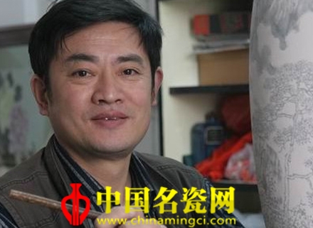 余效團(tuán):揮毫潑墨 寄情山水