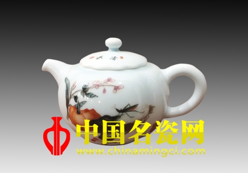 蘇富比2017春拍青花魚(yú)藻紋十棱菱口大盌2.29億落槌