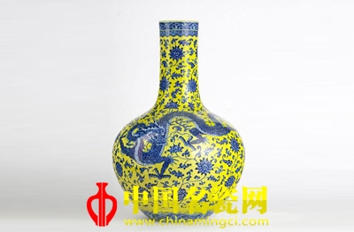 中國(guó)瓷瓶在歐洲拍608萬(wàn)瑞士法郎 是估價(jià)1萬(wàn)倍