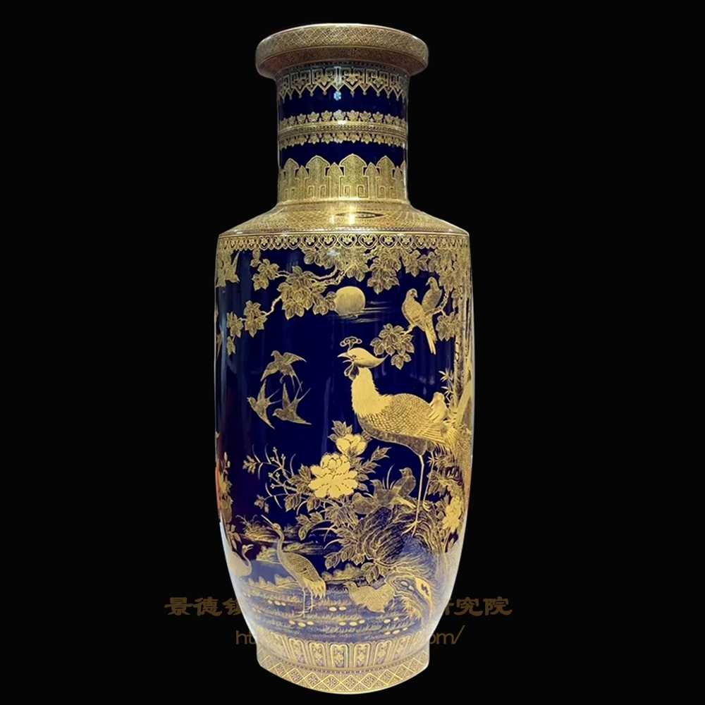 霽藍(lán)描金百鳥朝鳳棒槌瓶