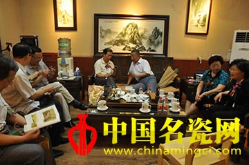 高仿書畫品鑒會開幕在即 相關(guān)領(lǐng)導(dǎo)共聚市博交流經(jīng)驗