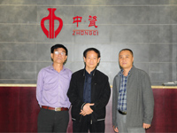 陳長生、李革林老師到訪景德鎮(zhèn)市傳統(tǒng)粉彩瓷研究院