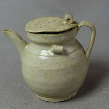 安溪窯青釉執(zhí)壺