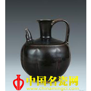 建寧窯黑釉瓜棱執(zhí)壺