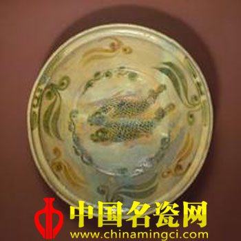 琉璃廠窯黃褐釉彩繪雙魚紋盆