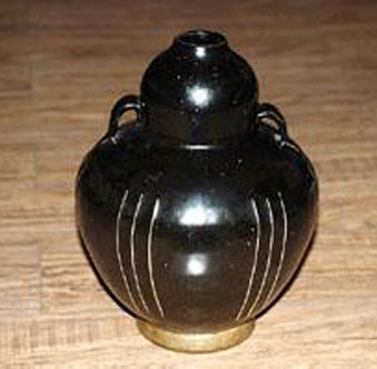 淄博窯黑釉器