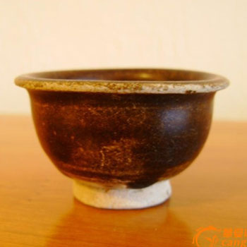 宋醬釉碗